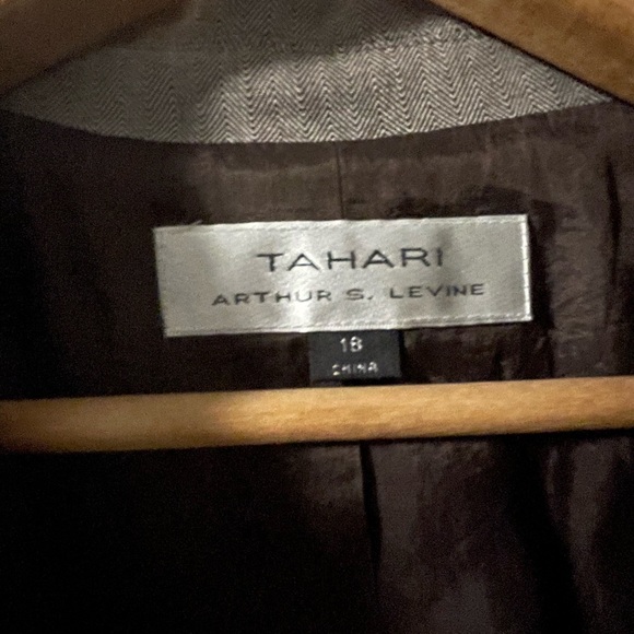 Women’s Skirt Suit Size 18 - Picture 2 of 3